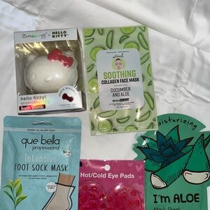 Hello Kitty Bath Bomb and Skincare Set
